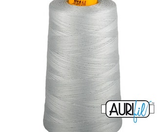 Cono de hilo de algodón Aurifil gris paloma - 40wt, 3280 yardas
