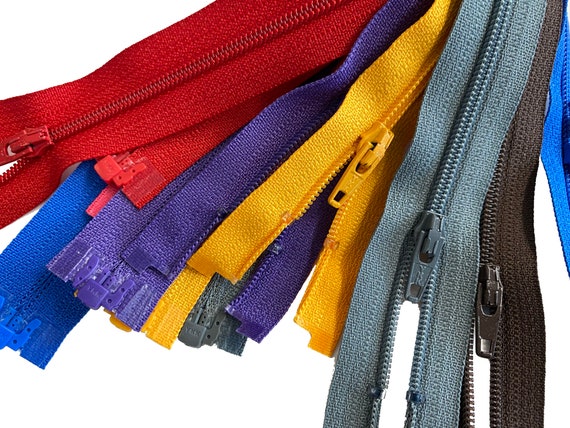 Bulk lot of 30 Assorted mix nylon zippers 16 Inches See Pic