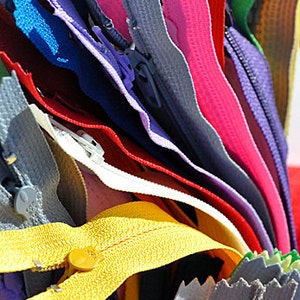 18&quot; Wholesale YKK Zippers Twenty-Five 18 Inch YKK Zippers - for Craft Projects Assorted Colors Ykk #3 Dress Closed Bottom - Made in USA