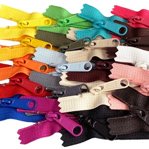 20 unids YKK #4.5 cremallera de bolso de bobina o cremalleras de bolso, tirón largo, colores mezclados - paquete de bolsa de vinilo (hecho en EE.UU.)