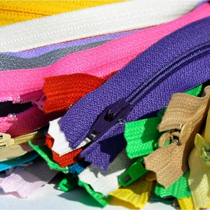 150 YKK Number 3 Nylon Coil Zippers – Assorted Colors, 5-7 Inch