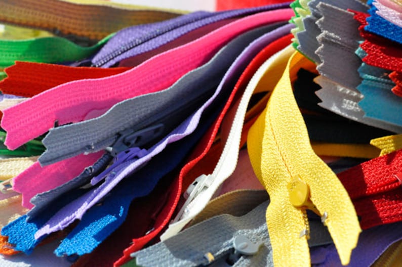 Closed Bottom 25 Assorted 22 Inch 20 inch Zippers Nylon Coil YKK Number 3 Skirt and Dress
