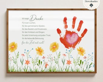 Könnte beinhalten: Ein gerahmter Druck mit einem Aquarelldesign. Der Druck zeigt einen roten Handabdruck mit einem Herzen, Blumenillustrationen und deutschem Text. Der Text enthält das Wort "Danke" und andere Phrasen.