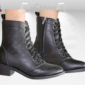 Peut inclure: Bottines en cuir noir &agrave; lacets et talon bloc.