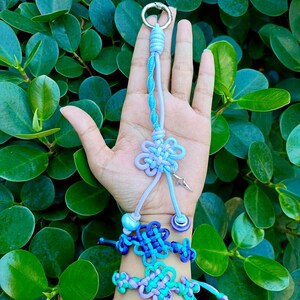 Conjunto de pulsera y llavero inspirados en el K-Pop Kawaii – Accesorio de regalo hecho a mano para fans