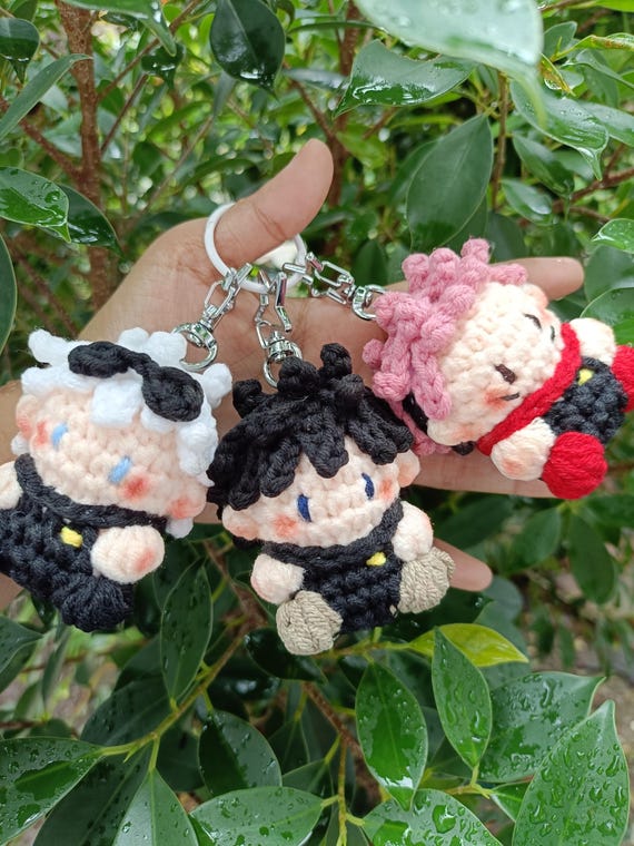 Handmade Crochet Sorcerer Keychain – Anime Inspired Amigurumi Gift