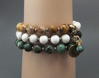 Bild Jaspis Afrikansk Turkos Howlit Ädelsten 3-Wrap Stretch Mala-stil Armband Handgjort Balanserande, Lugnande, Närande Yin Yang Berlock