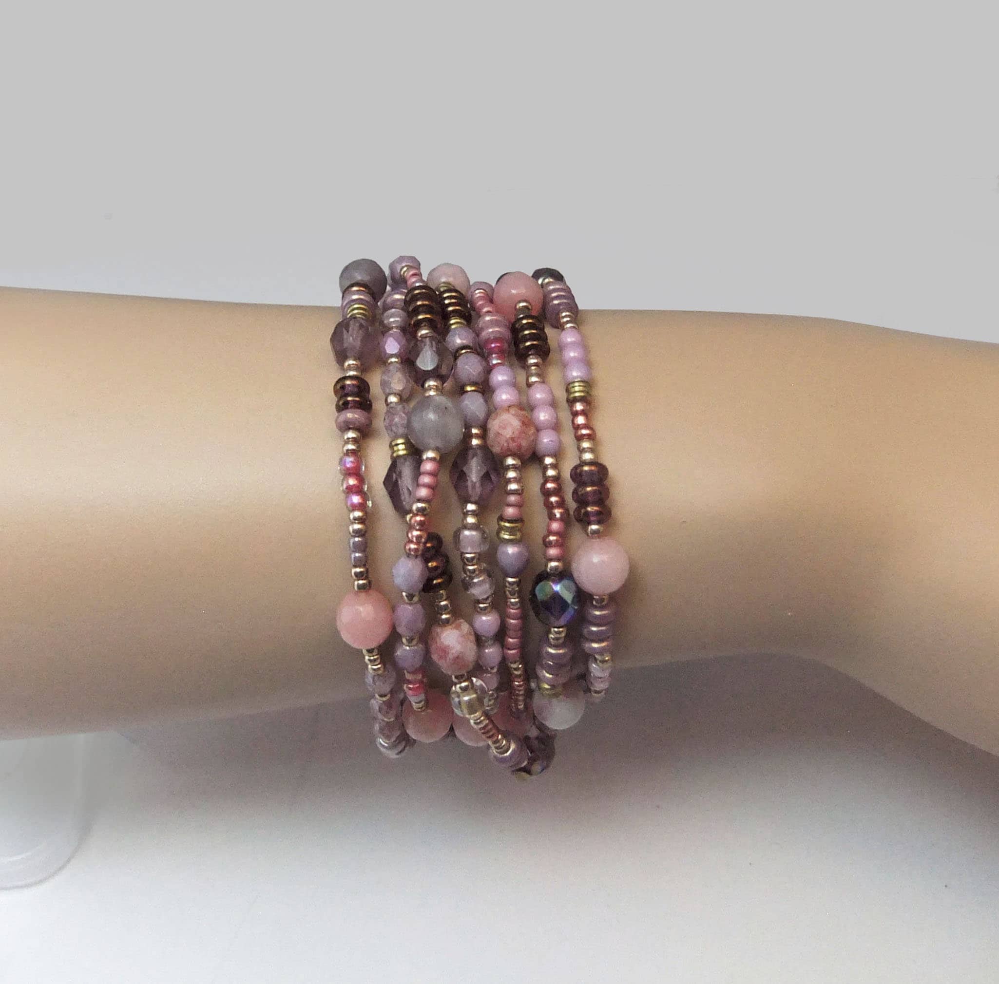 Bracelet élastique Multi-rangs Perles Blanches Et Breloques - Style Bohème Ajustable - Fille