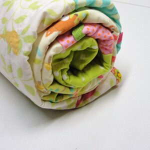 baby quilt with little foxes, trees, birds and butterflies and birds woodland animal, forest Ready to ship afbeelding 2