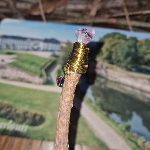 Zauberstab aus Kiefer mit Amethyst