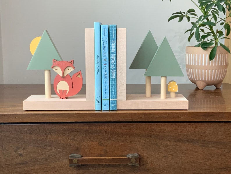 Personalized Woodland Forest & Fox Bookends perfect to organize childrens books, Woodland nursery and baby shower gift, Kids Animal Decor image 6