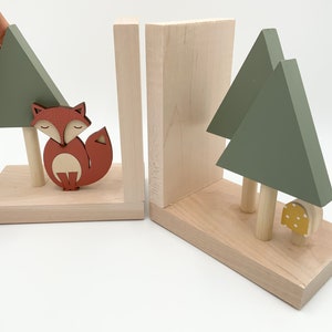 Personalized Woodland Forest & Fox Bookends perfect to organize childrens books, Woodland nursery and baby shower gift, Kids Animal Decor image 4