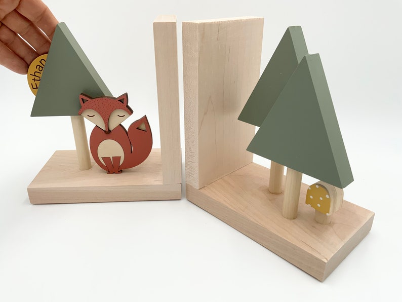 Personalized Woodland Forest & Fox Bookends perfect to organize childrens books, Woodland nursery and baby shower gift, Kids Animal Decor image 4