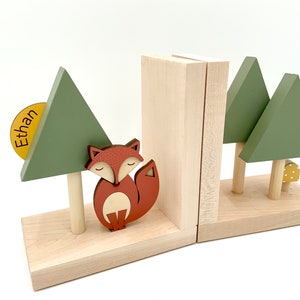 Personalized Woodland Forest & Fox Bookends perfect to organize childrens books, Woodland nursery and baby shower gift, Kids Animal Decor image 1