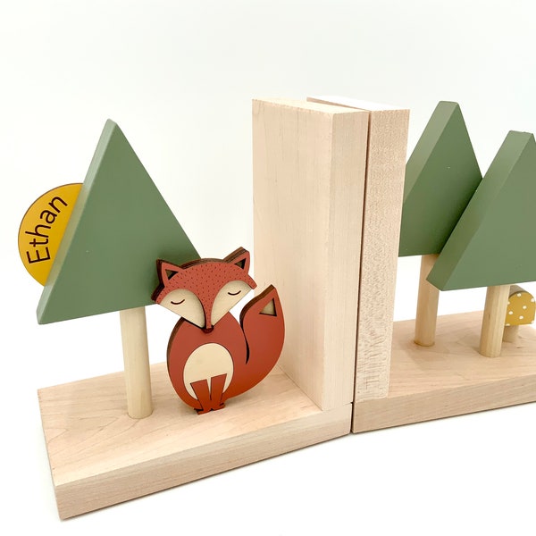 Personalized Woodland Forest & Fox Bookends perfect to organize children’s books, Woodland nursery and baby shower gift, Kids Animal Decor