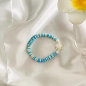 Preppy blue seashell bracelet
