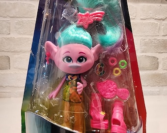 DreamWorks Trolls World Tour Glam Poppy Fashion Doll with Accessories
