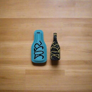 2025 Champagne Bottle Fondant Cutter: New Year&#39;s Eve Party Decor