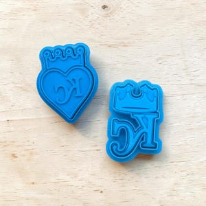 Ensemble d'emporte-pièces et d'estampes KC couronné (2 modèles) : idéal pour les biscuits, la céramique, la poterie, la pâte polymère et le fondant