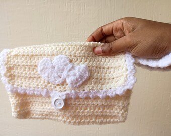 Beige Crochet Wristlet Purse with Double Heart Design – Handmade Handbag Wallet