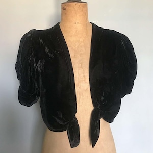 Delicate and super glamorous silk velvet vintage c.30s Dickens and Jones puff-sleeved evening-wear bolero. Size XS/S.