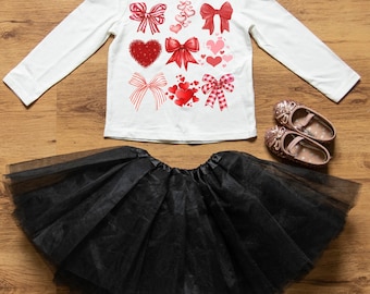 T-shirt à manches longues pour tout-petit coeurs et noeuds pour la Saint-Valentin