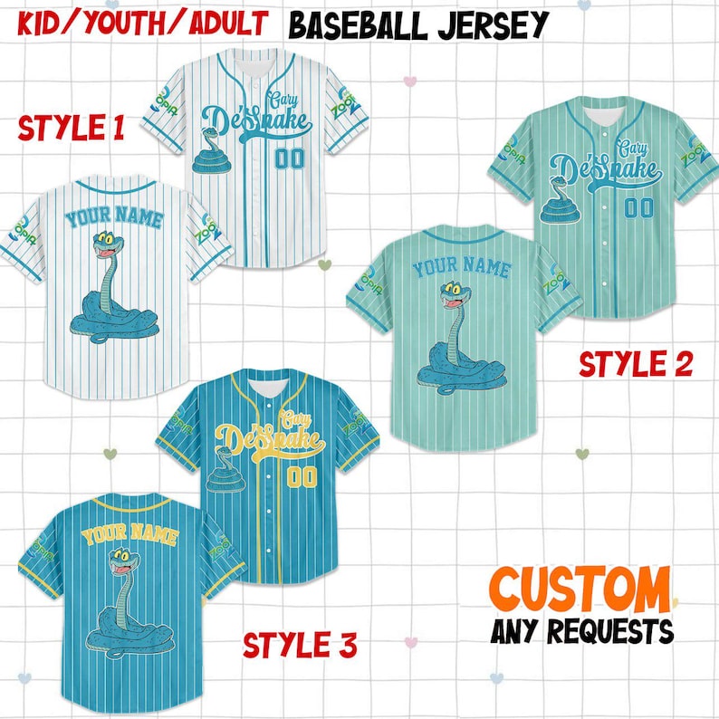 Puede incluir: Camisetas de b&eacute;isbol en tres estilos, con un dise&ntilde;o de serpiente de dibujos animados. Las camisetas son blancas, verde azulado y azules con rayas verticales. Cada camiseta tiene el texto "Gary DeSnake" y el n&uacute;mero "00".
