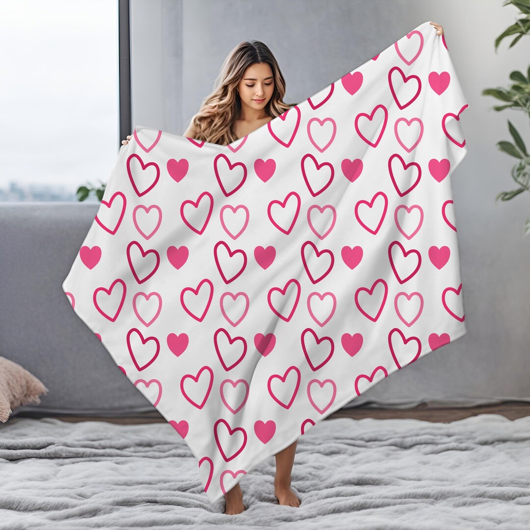 EVERYTHING MUST CHANGE - Heart Blanket- Pink main image 0