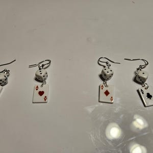 Karten und Würfel Ohrringe