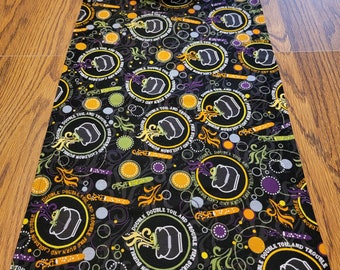 Halloween Table Runner Double Double Toil & Trouble Cauldron Glitter Halloween Party Decor Dining Table Centerpiece Snack Bar Runner