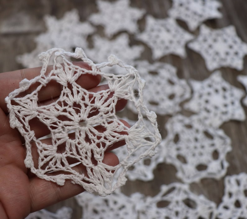 set Starched Hand Crochet White Christmas Snowflakes Motifs Doilies Ornaments 3.5 image 2