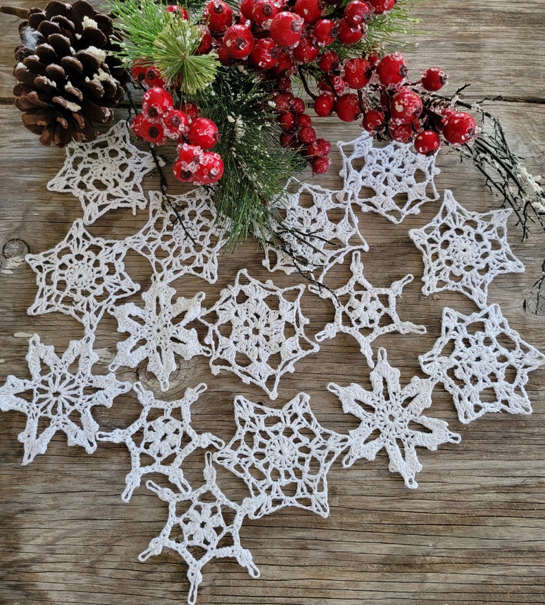 set Starched Hand Crochet  White Christmas Snowflakes Motifs Doilies Ornaments 3.5