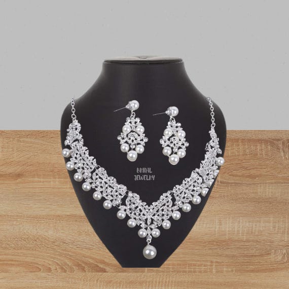 Silver Bridal Pearl Wedding Jewelry Set: Tiara, Necklace  display picture 2