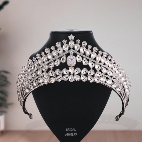 Silver Bridal Crown: Elegant Wedding Rhinestone Tiara  display picture 2