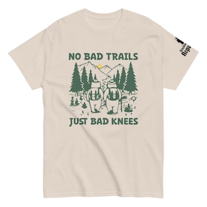 Keine schlechten Spuren, nur schlechte Knie | Lustiges Wander-Shirt | Camping Shirt | Trekking-T-Shirt | Retro Abenteuer-Hemd | Wander Shirt