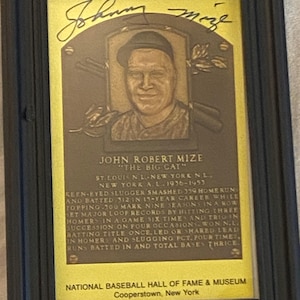 Carte-plaque dédicacée du Temple de la renommée de Johnny Mize - Signée lors du week-end HOF - Cadeau Cardinals Yankees Giants - Signature MLB Legend - Cadeau de fan