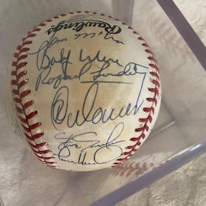 1996 New York Mets Team-Signed Baseball – Jeff Kent, John Franco – Vintage MLB Collectible - NY Mets Fan Gift - Mets Autographed Ball