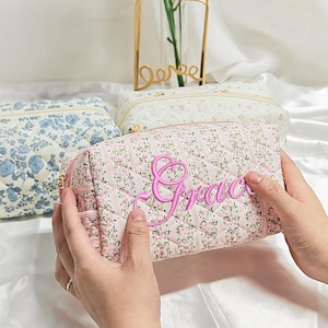 Personalisierte Blumen Make-up-Tasche für Mama, gestickte Kosmetiktasche, gesticktes Geschenk für Muttertag, Reise-Make-up-Tasche, individuelle Kulturtasche