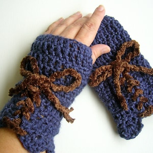 Laced Navy Blue Fingerless Gloves