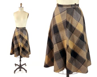 70s Vintage Black Gray Tan Plaid A Line Wool Skirt Mod Dark Academia Waist 32 Tartan High Waist Size 12-14 Large L