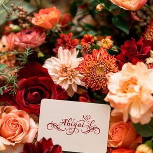 Nombre personalizado Abigail en fuente Samantha + 9 letras A coloridas, descarga digital para imprimir, regalar, diseñar y personalizar.