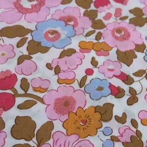 Liberty of London - Betsy Limited Edition - Tapioca Strawberry Milk - fat quarter
