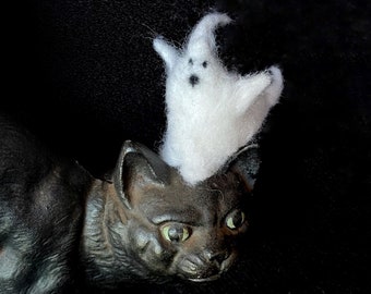 Needle Felted Ghost, Halloween Decor, Miniature Soft Sculpture ,Party Decor