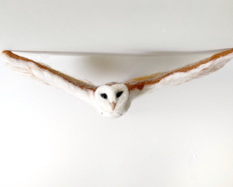 Needle Felt Owl, Barn Owl Art, Soft Sculpture, Bird Taxidermy Art Gift, Birdwatcher Gift, Nature Lover Gift image 4