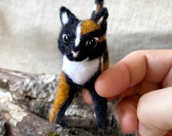 Needle Felt Cat, Calico Soft Sculpture gift, Miniature Animal Art