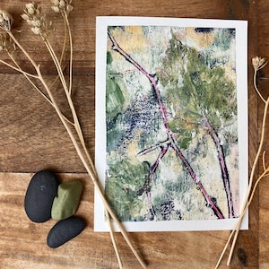 Plante avec une tige magenta V - Carte de voeux artistique originale (vierge à l'intérieur)