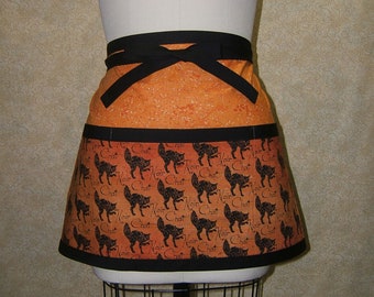 Black cat apron Noir Chat half aprons arched back hissing iconic halloween cotton lined 3 pockets 15" long 21" wide 32" ties ready to ship