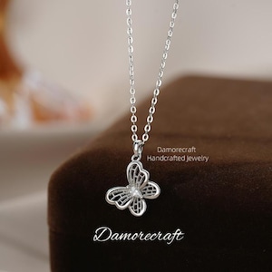 Delicado collar de mariposa de plata 925. Delicado collar de mariposa hueco. El mejor regalo para madres y damas de honor.