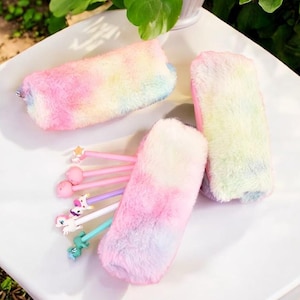 Trousse en peluche colorée - Trousse pour la rentrée - Étui à crayons coloré et pelucheux pour enfant/garçon/fille