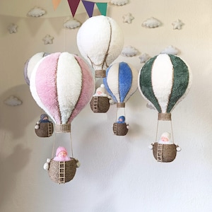 Plush Hot Air Balloon Nursery Mobile: Baby Room Decor